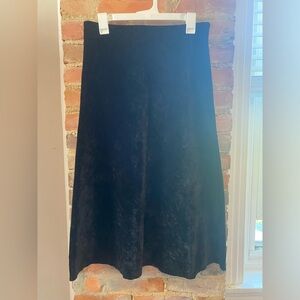 Chic Black Velvet Midi Skirt
